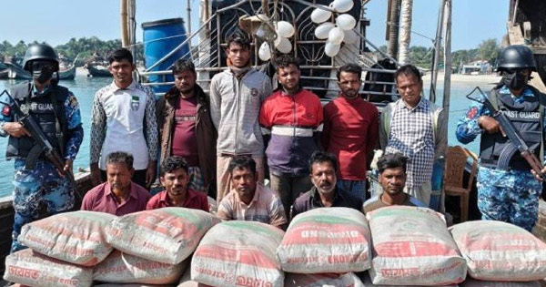 মায়ানমারে পাচারকালে সিমেন্টসহ ১১ পাচারকারী আটক সেন্টমার্টিনে