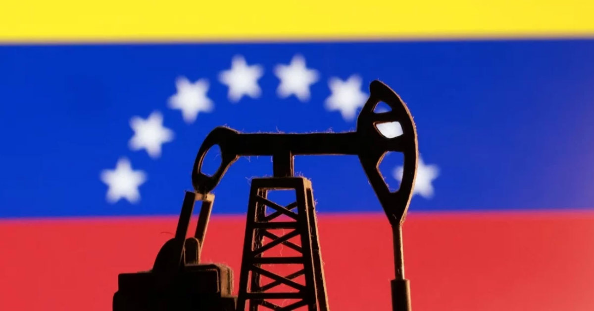 ভেনেজুয়েলার তেল আনুষ্ঠানিকভাবে বিক্রি শুরু করেছে যুক্তরাষ্ট্র