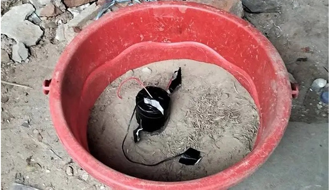 টেকনাফে চিংড়ি ঘের থেকে বোমা সদৃশ বস্তু উদ্ধার