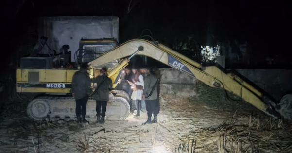 হাটহাজারীতে জমির টপসয়েল কাটায় অর্থ ও কারাদণ্ড