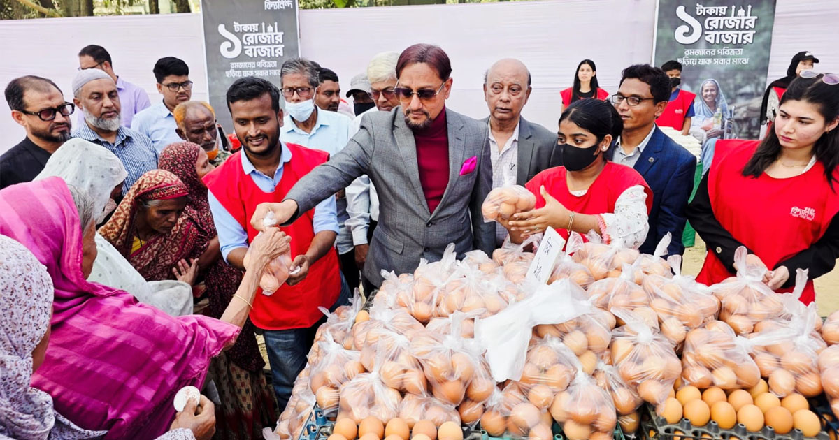 চট্টগ্রামে বিদ্যানন্দের ‘এক টাকায় রোজার বাজার’ উদ্ধোধন করলেন মেয়র 