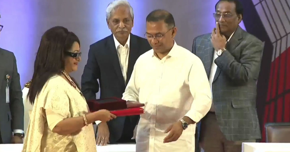 একুশে পদক তুলে দিলেন প্রধানমন্ত্রী তারেক রহমান