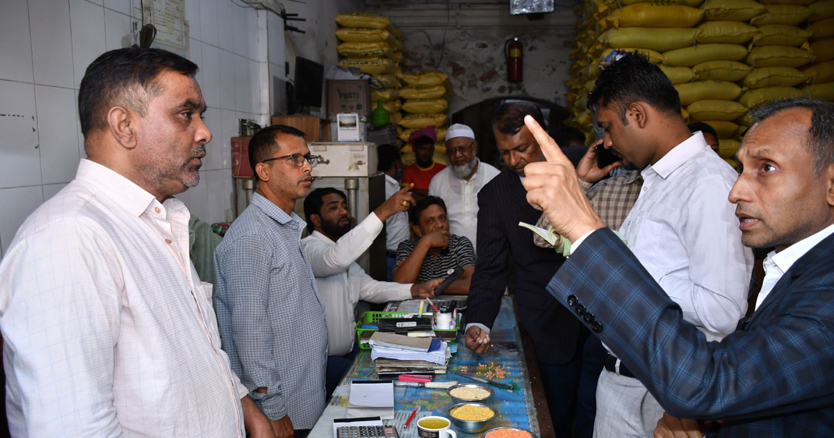 খাতুনগঞ্জে ভোক্তা অধিকারের অভিযান, ৭ প্রতিষ্ঠানকে জরিমানা