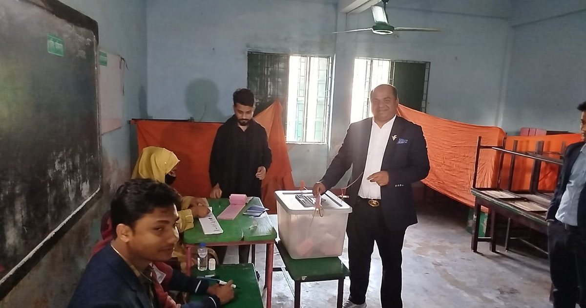 চন্দনাইশ-১৪ আসনে ভোট দিলেন বিএনপির প্রার্থী জসিম উদ্দীন
