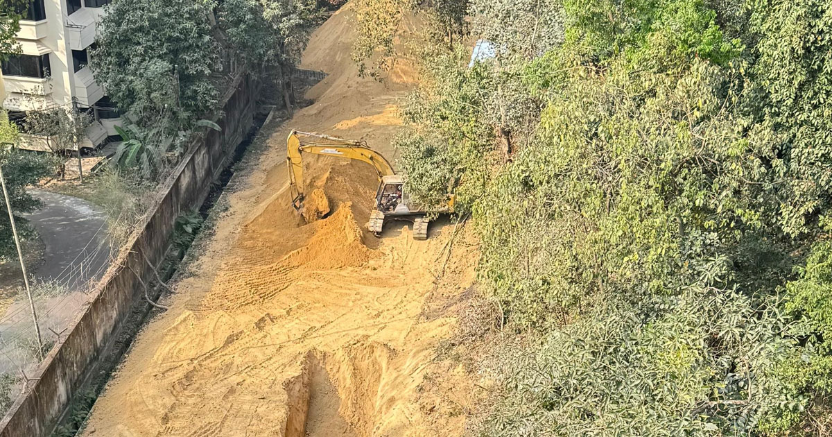 চট্টগ্রামে পাহাড় কাটায় বিপিসিকে ৯ লাখ ৬০ হাজার টাকা জরিমানা