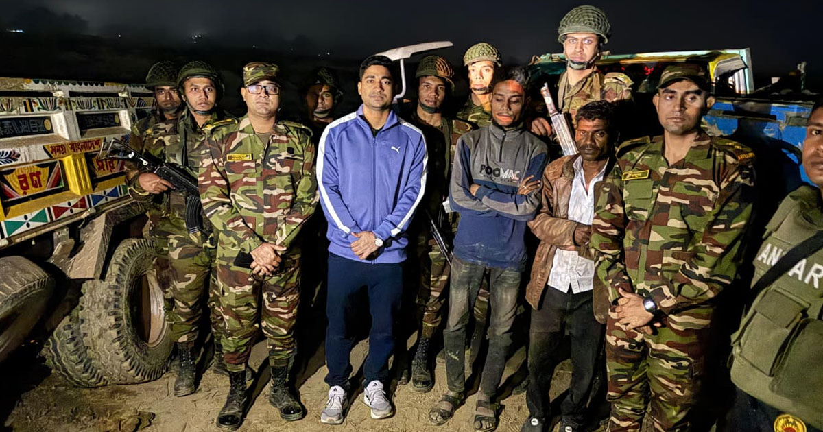 সাতকানিয়ায় মাটি কাটার দায়ে দু’জনের ৩ মাসের কারাদণ্ড