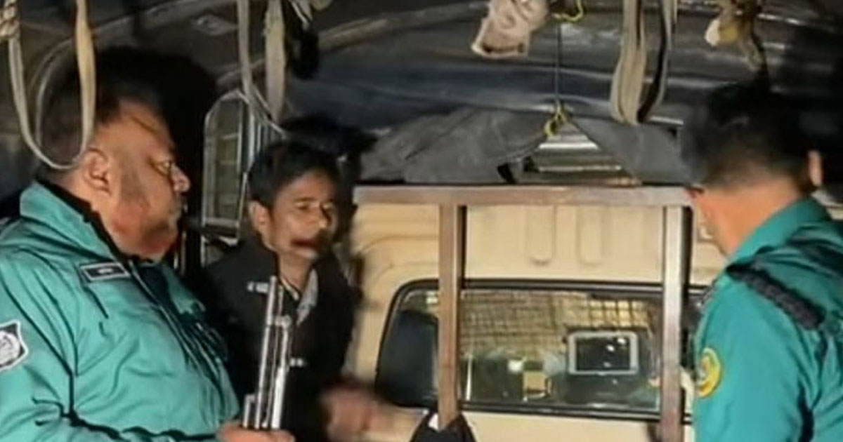 চট্টগ্রামে বিদেশি পিস্তলসহ রোহিঙ্গা যুবক গ্রেপ্তার