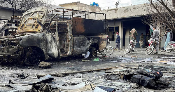 পাকিস্তানে বোমা ও বন্দুক হামলায় নিহত ১৯৩