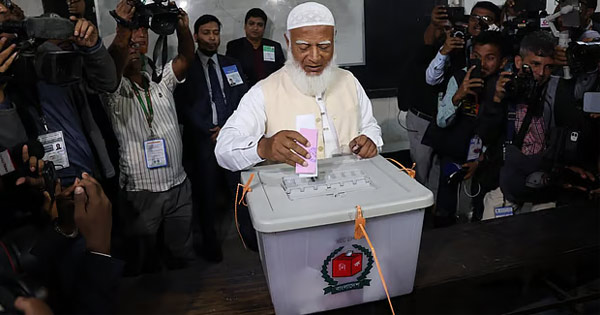 ভোট দিলেন জামায়াত আমির ডা. শফিকুর রহমান