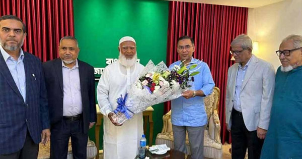 শফিকুর রহমানের বাসায় তারেক রহমান