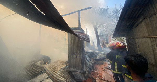 রাঙ্গুনিয়ায় আগুনে পুড়ল একই পরিবারের চার বসতঘর