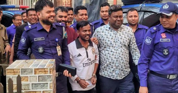 বগুড়া থেকে হিরো আলম গ্রেপ্তার