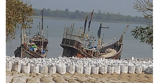 বঙ্গোপসাগরে জলদস্যুদের গুলিতে ২ জেলেসহ আহত ৬