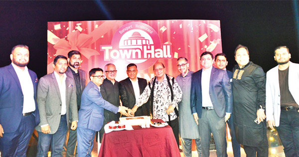 চট্টগ্রামে ভোজন উৎসবে নতুন মাইলফলক ‘টাউন হল’