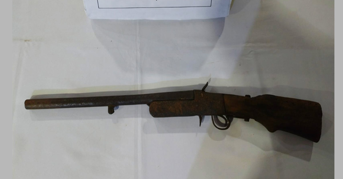 বাঁশখালীতে সেনাবাহিনীর অভিযান, পরিত্যক্ত বন্দুক উদ্ধার