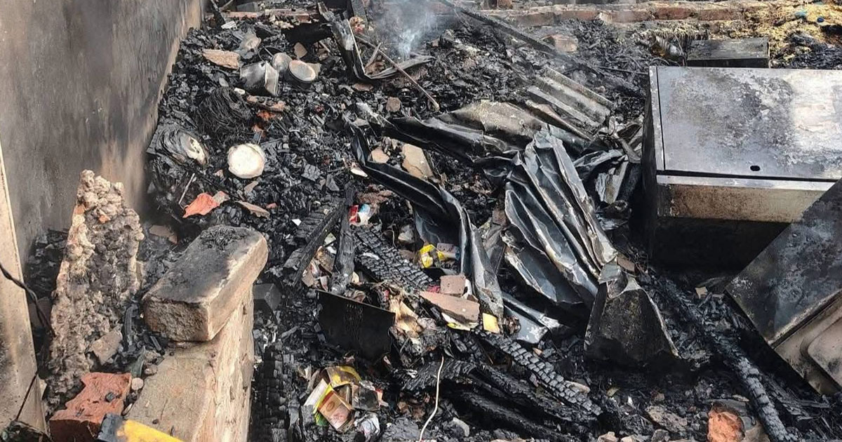 ফটিকছড়িতে আগুনে পুড়ল ৩ দোকান, বাইক ও রিকশা