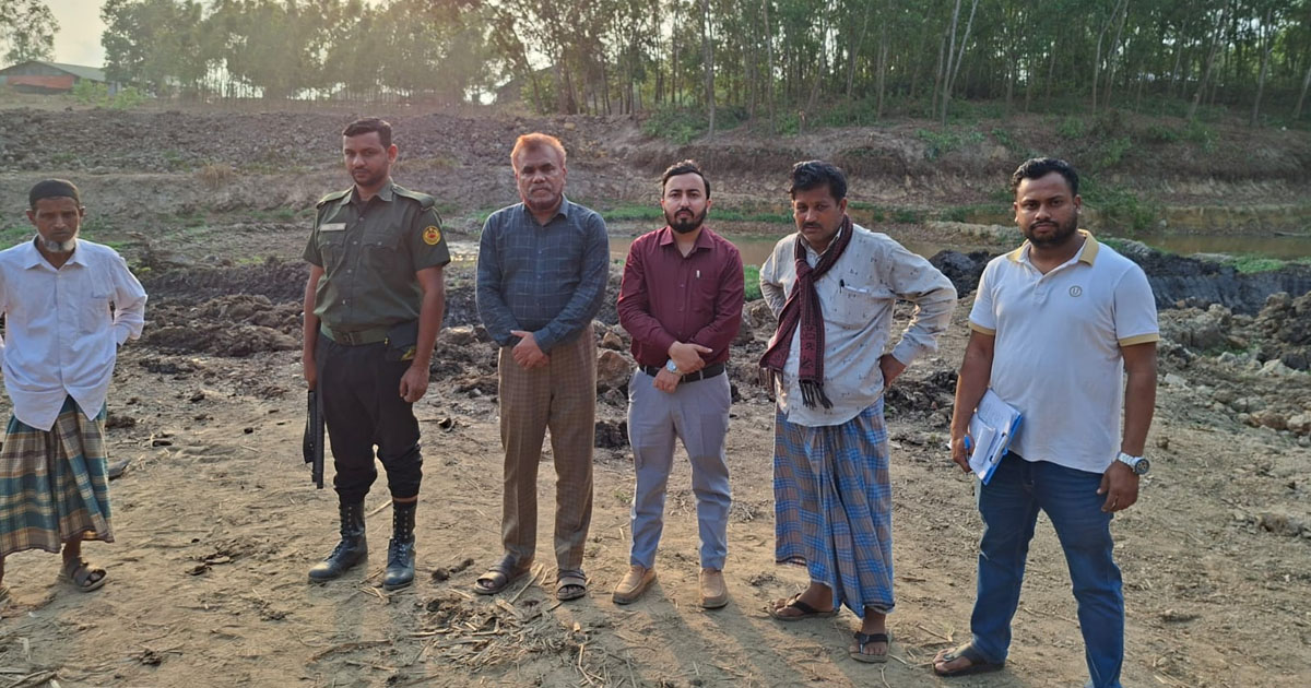 ফটিকছড়িতে অবৈধভাবে মাটি কাটায় একজনকে অর্ধলাখ টাকা দণ্ড