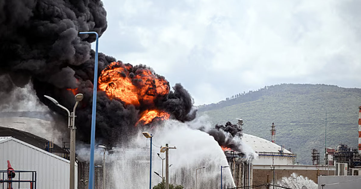 দুবাই বন্দরে কুয়েতের তেলভর্তি জাহাজে হামলা, সাগরে তেল ছড়িয়ে পড়ার আশঙ্কা