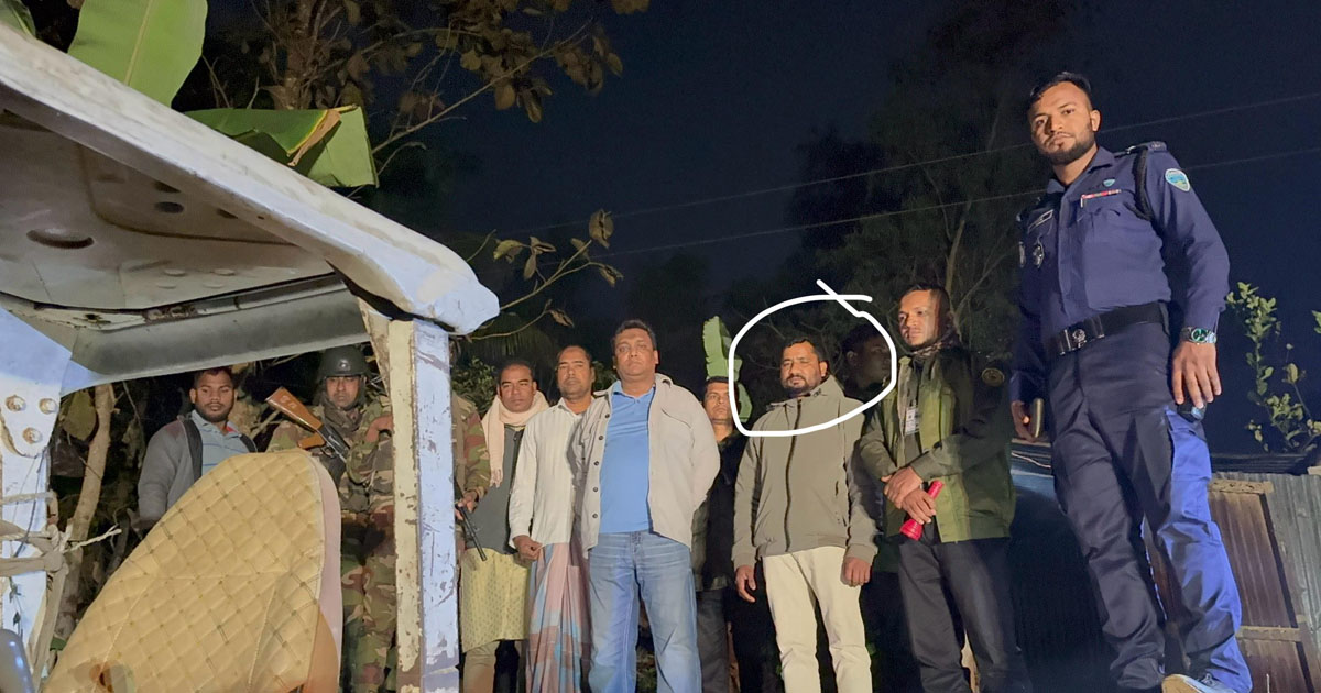 কৃষিজমির টপসয়েল কাটায় লোহাগাড়ায় যুবককে কারাদণ্ড, এস্কেভেটর জব্দ