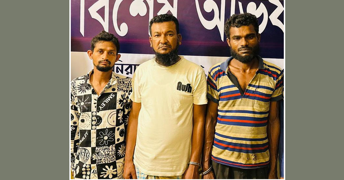 মিরসরাইয়ে চুরি হওয়া ৩১ টন রড উদ্ধার, গ্রেপ্তার ৩