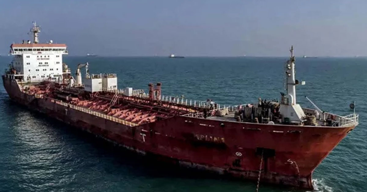 ওমানে উপকূলের কাছে তেলবাহী ট্যাংকারে হামলা