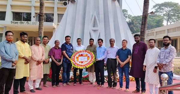 স্বাধীনতা দিবসে পটিয়া প্রেস ক্লাবের পুষ্পমাল্য অর্পণ, শহীদদের প্রতি শ্রদ্ধা