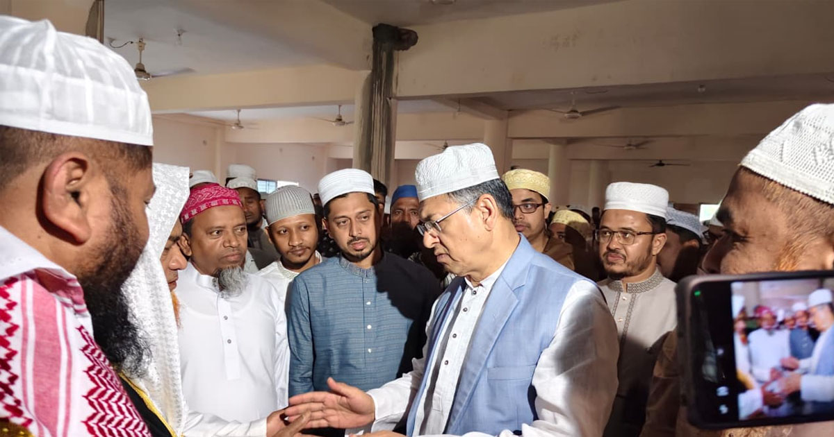 ঐক্যবদ্ধভাবে দেশকে এগিয়ে নিয়ে যাই, এটাই হোক আজকের প্রকৃত আনন্দ: স্বরাষ্ট্রমন্ত্রী