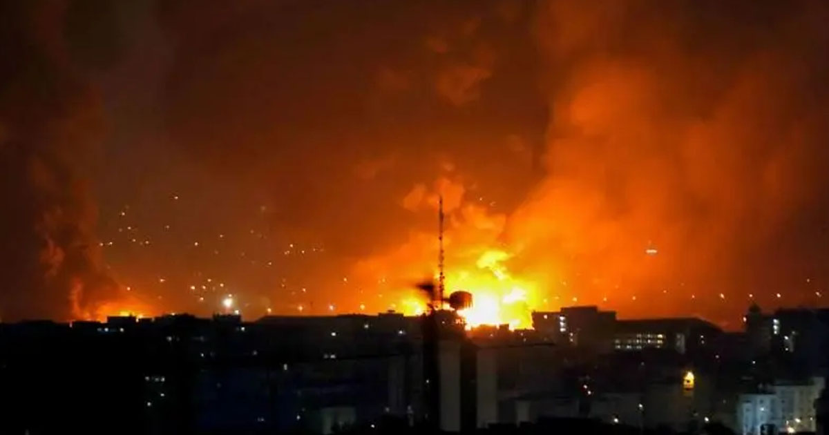 তেহরানের বিমানবন্দরে প্রচণ্ড বিস্ফোরণ, পাল্টা ক্ষেপণাস্ত্র হামলা ইরানের