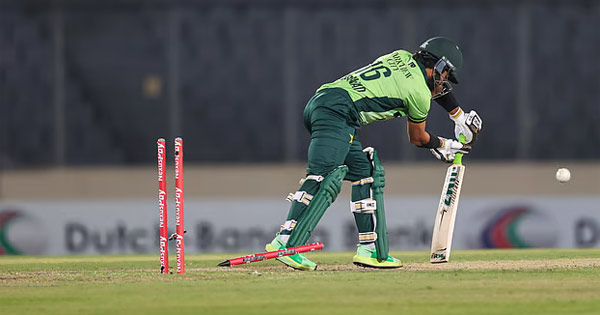 পেসারদের তোপে ব্যাটিং বিপর্যয়ে পাকিস্তান