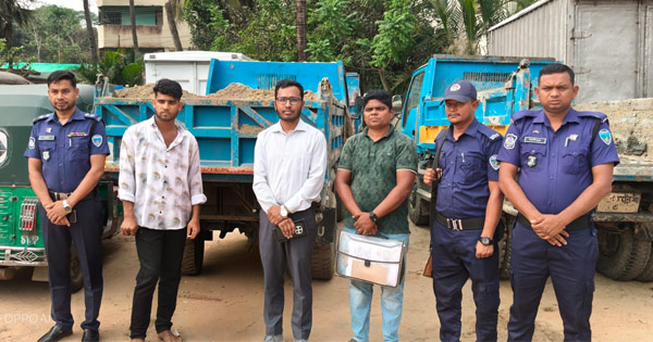 বাঁশখালীতে অবৈধভাবে বালু উত্তোলনের দায়ে ডাম্পার জব্দ, আটক ৩