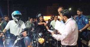 ফটিকছড়িতে বৈধ কাগজ ছাড়া তেল নিতে আসায় চালককে জরিমানা