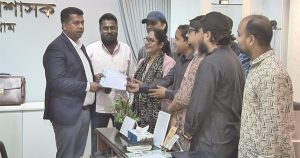 শিল্পকলা একাডেমিতে স্বতন্ত্র ‘আবৃত্তি’ বিভাগ দাবিতে স্মারকলিপি প্রদান