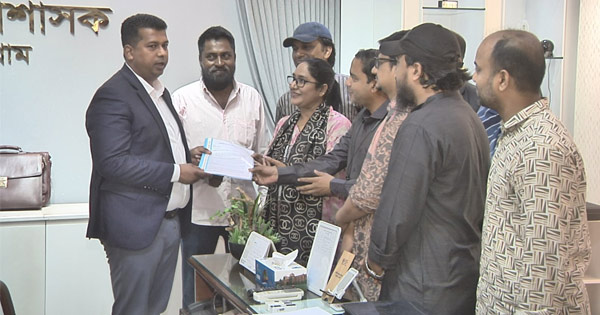 শিল্পকলা একাডেমিতে স্বতন্ত্র ‘আবৃত্তি’ বিভাগ দাবিতে স্মারকলিপি প্রদান