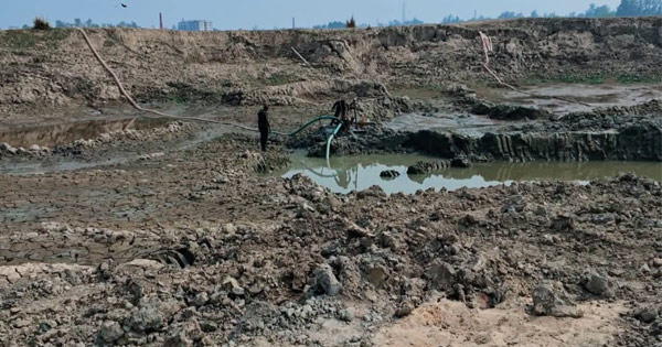 সাতকানিয়ায় বিদ্যুৎ টাওয়ারের পাশে মাটি কাটার চেষ্টা, লাখ টাকা জরিমানা