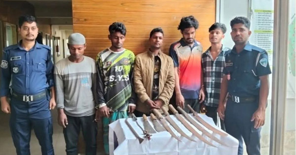 আনোয়ারায় ডাকাতির প্রস্তুতিকালে অস্ত্রসহ আটক ৫