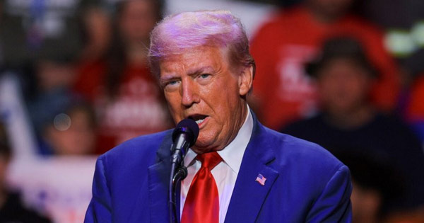 আজ ইরানে ভয়াবহ হামলার হুঁশিয়ারি ট্রাম্পের