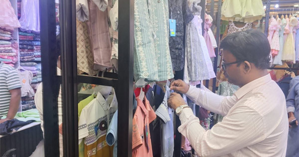 সাতকানিয়ায় নামি ব্র্যান্ডের ট্যাগ লাগিয়ে কাপড় বিক্রির দায়ে অর্থদণ্ড