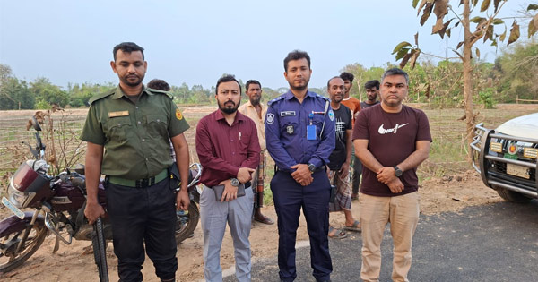 ফটিকছড়িতে বিপুল পরিমাণ বালু জব্দ, পরে নিলামে বিক্রি