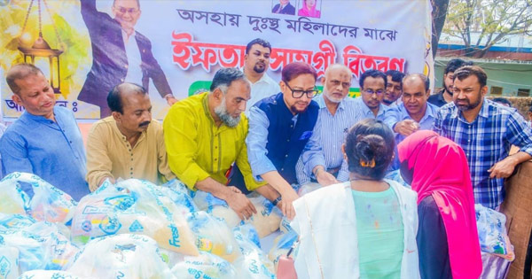 সাধারণ মানুষের হাতে ইফতার তুলে দেওয়া বড় ইবাদত: মেয়র শাহাদাত