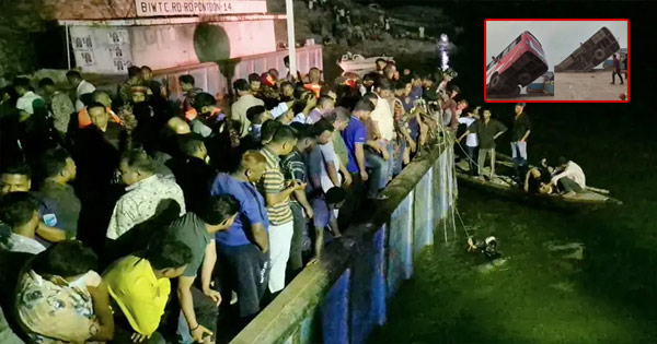 পদ্মায় বাসডুবি: দুই নারীর মরদেহ ও ৮ জীবিত উদ্ধার, পানির নিচে ৩৩