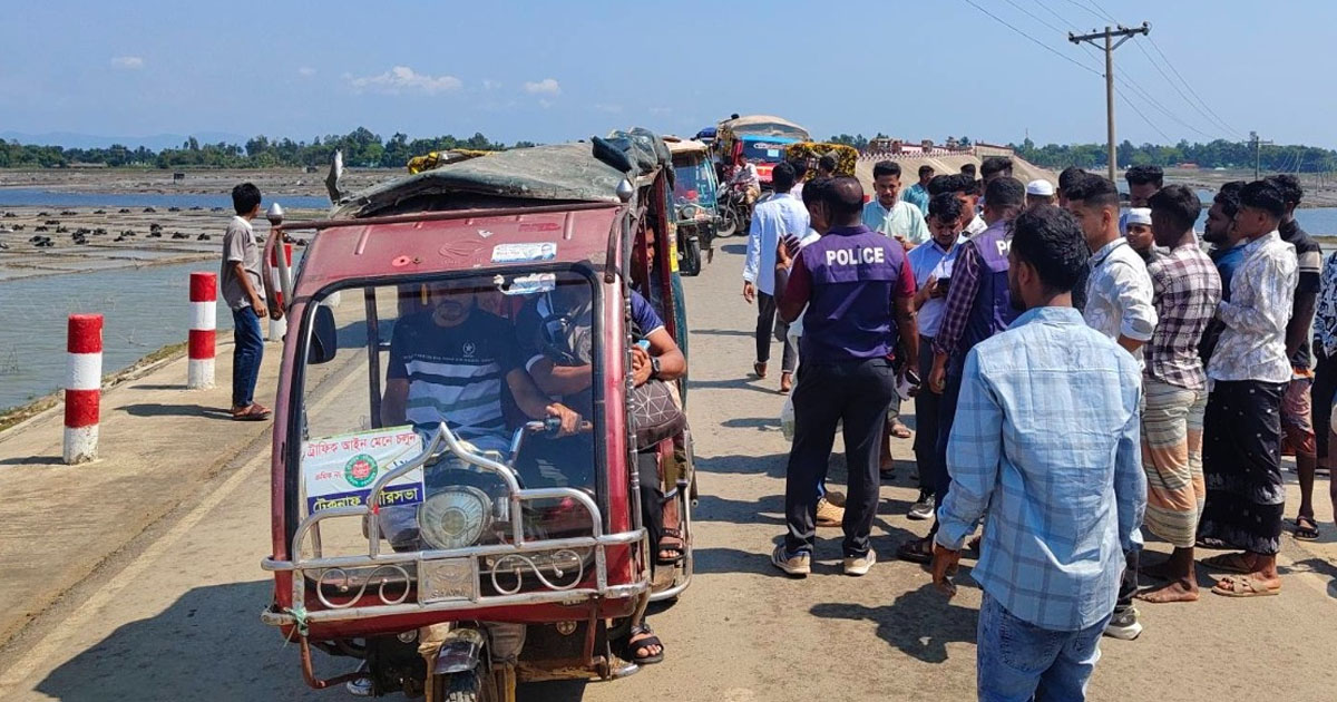 টেকনাফে মোটরসাইকেল-চাঁদের গাড়ির সংঘর্ষে যুবক নিহত