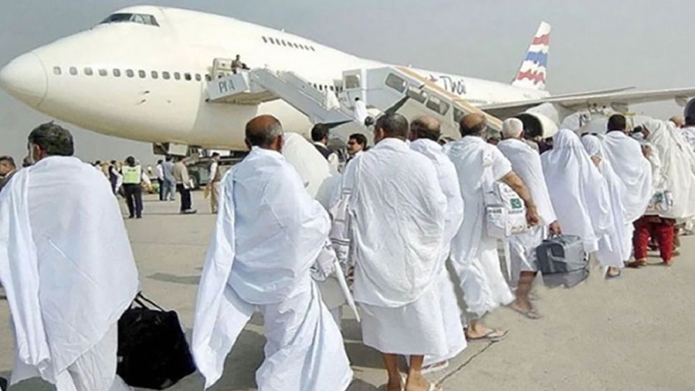 ৪১৯ হজযাত্রী নিয়ে রাতে ঢাকা ছাড়ছে প্রথম হজ ফ্লাইট
