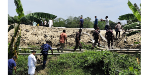 মিরসরাইয়ে অবৈধভাবে উত্তোলিত বালু জব্দ, ৫টি শ্যালো মেশিন ধ্বংস