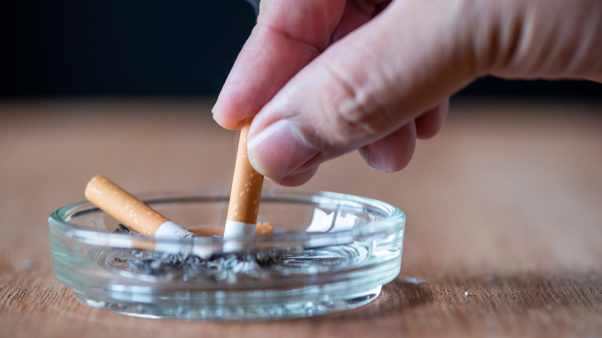 দৈনিক পূর্বকোণ - চট্টগ্রামের দৈনিক যুক্তরাজ্য : ২০০৮ সালের পর জন্মানোদের ধূমপানে নিষেধাজ্ঞা, বিল পাস