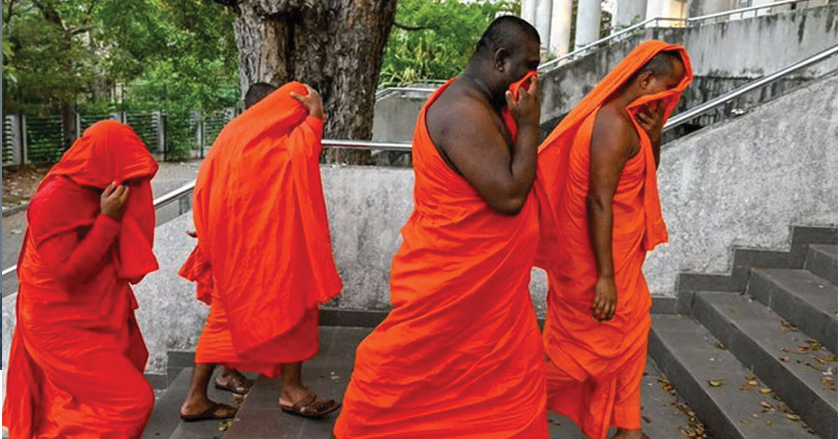 দৈনিক পূর্বকোণ - চট্টগ্রামের দৈনিক শ্রীলঙ্কার বিমানবন্দরে ১১০ কেজি গাঁজাসহ ২২ বৌদ্ধ ভিক্ষু গ্রেপ্তার
