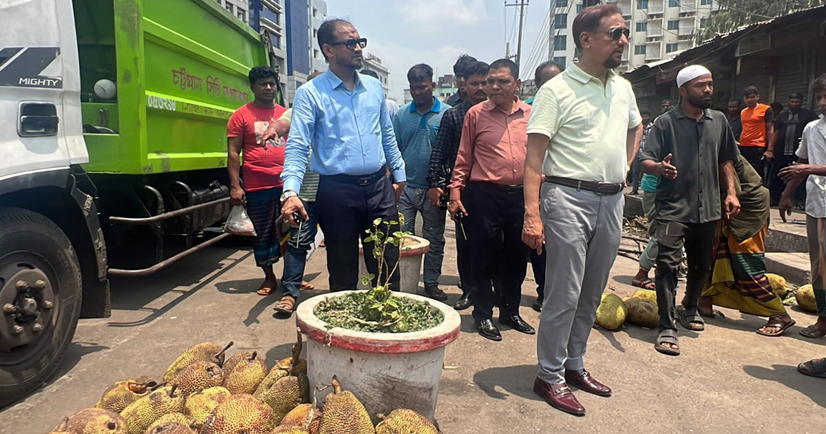 দৈনিক পূর্বকোণ - চট্টগ্রামের দৈনিক স্টেশন রোডে অবৈধ দখল বন্ধে কঠোর হুশিয়ারি চসিক মেয়রের