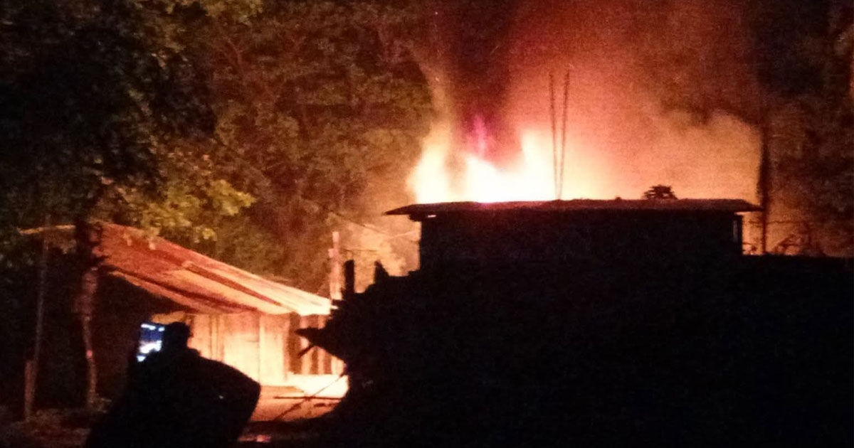 বোয়ালখালীতে মধ্যরাতে শর্ট সার্কিটের আগুনে পুড়ল দোকান