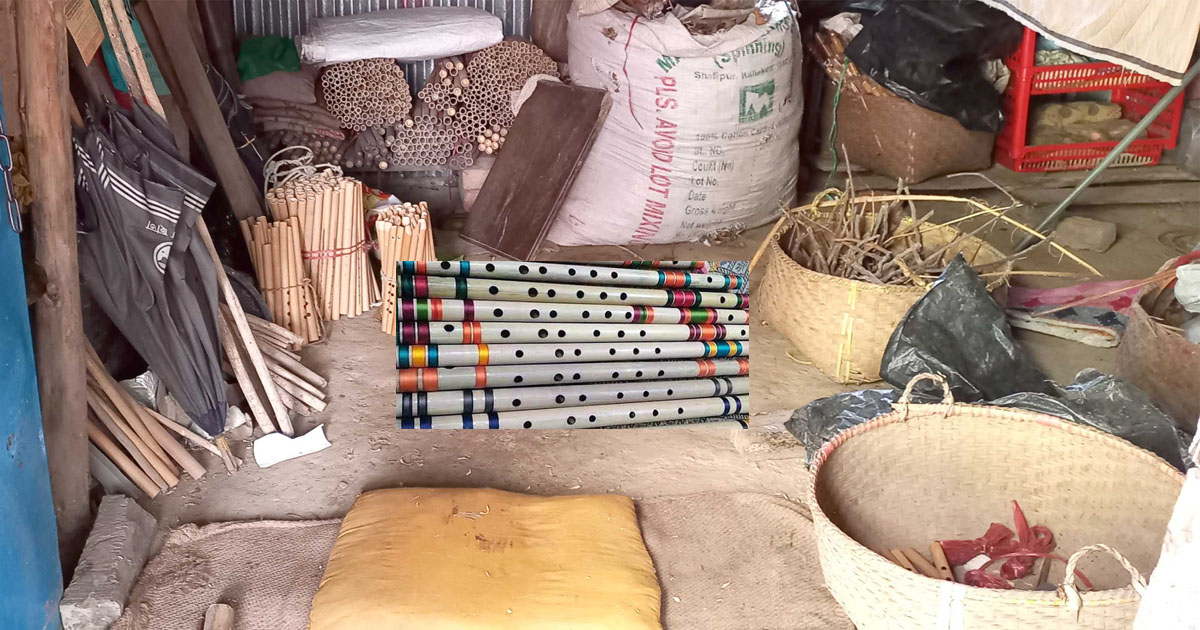 দৈনিক পূর্বকোণ - চট্টগ্রামের দৈনিক চন্দনাইশের বাঁশির কদর বেড়েছে লালদিঘির বৈশাখী মেলায়