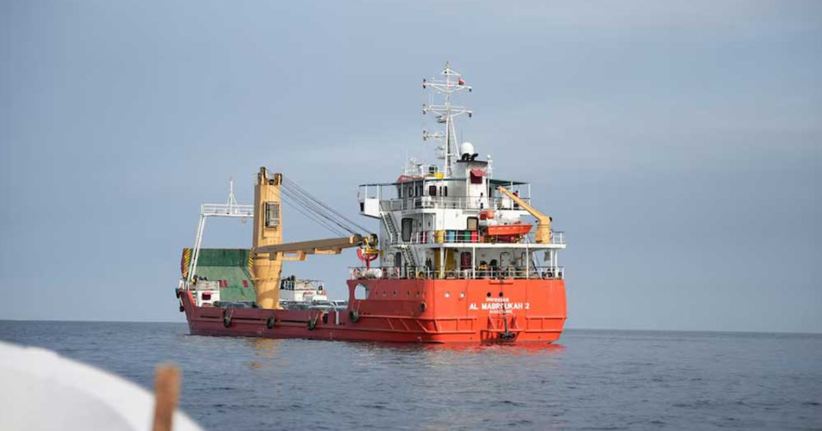 ‘ইরানি বন্দরে অবরোধ না তুললে হরমুজ প্রণালি আবার বন্ধ করে দেওয়া হবে’