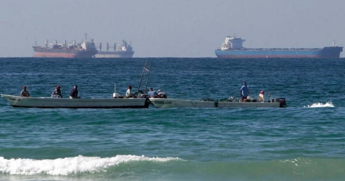 হরমুজ প্রণালি পুরোপুরি ইরানের নিয়ন্ত্রণে, টোল দিতে হবে রিয়ালে: তেহরান